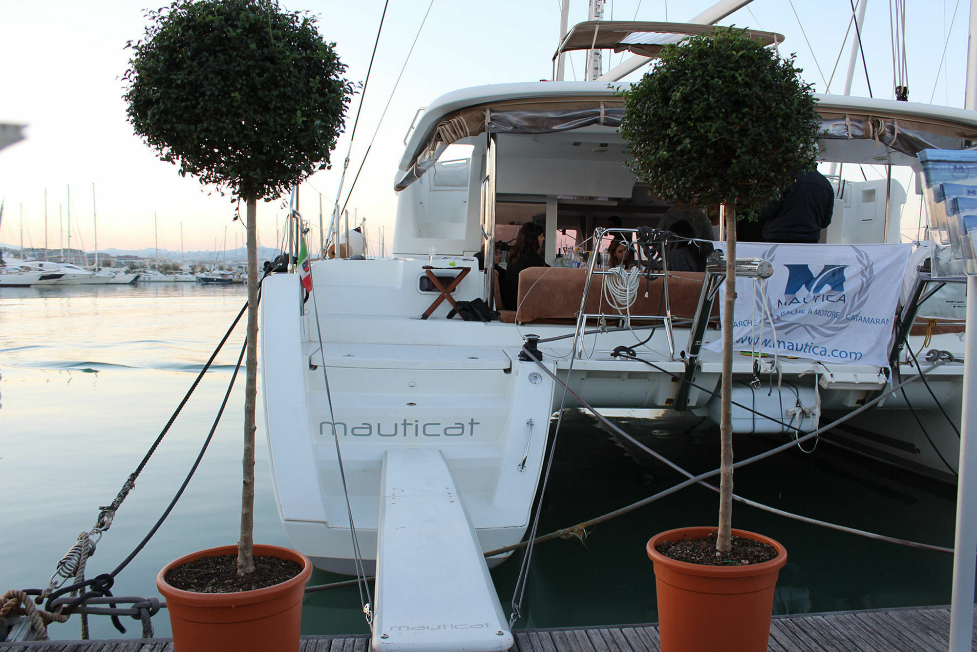 Catamarano Mauticat Hotel เปสการา ภายนอก รูปภาพ
